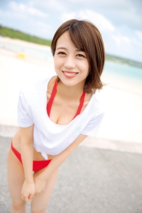 清爽笑容最治癒！AKB48《篠崎彩奈》用清新的微性感和你说早安！